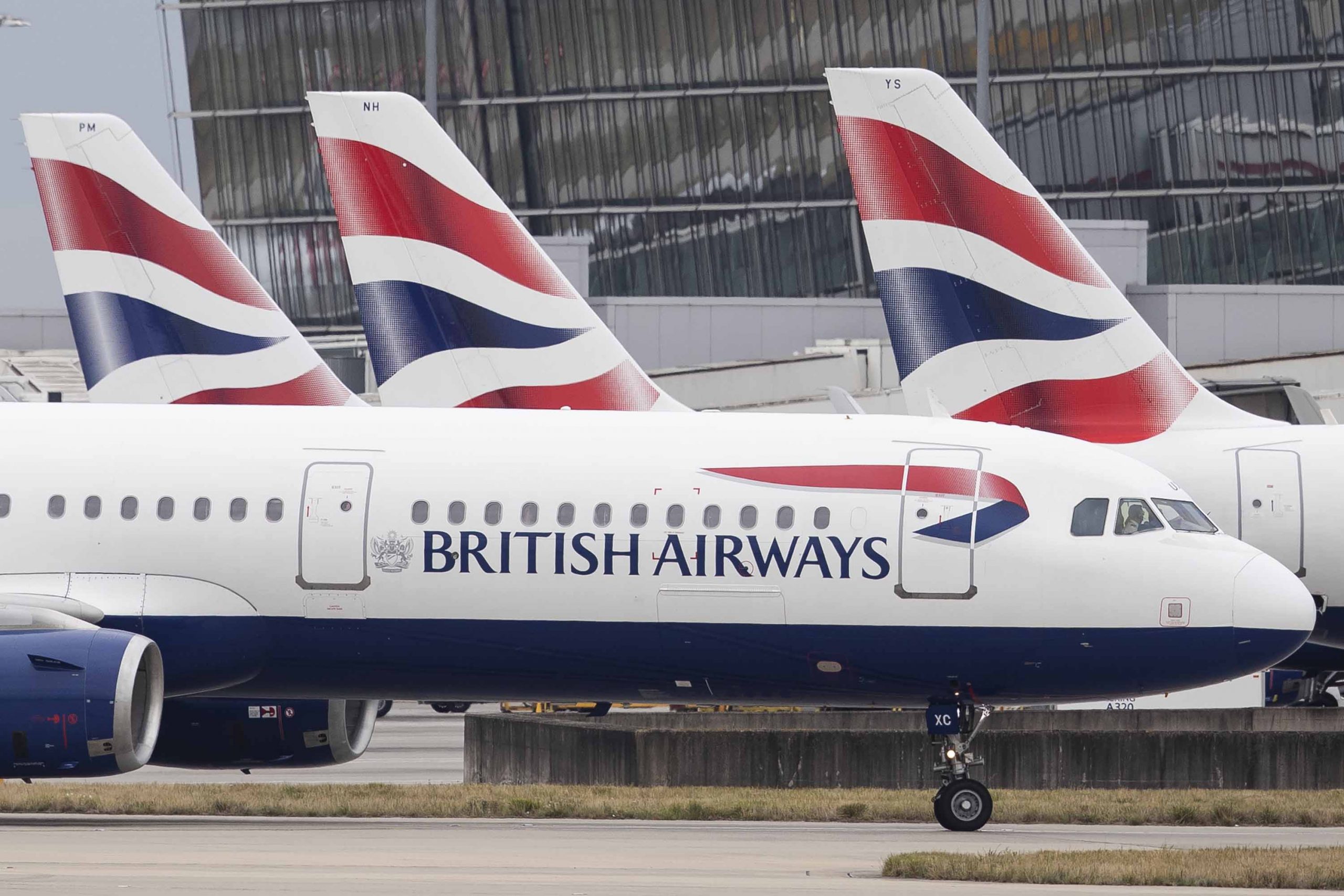 الخطوط الجوية البريطانية تبيع مقتنياتها بسبب تداعيات كورونا scaled 1