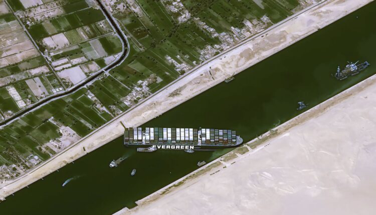 الوضع في قناة السويس