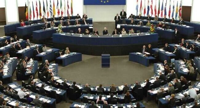 البرلمان الأوروبى يمنح الضوء الأخضر لاستخدام جواز السفر الصحى