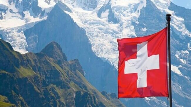سويسرا ترصد أول إصابة بنسخة كورونا المتحورة الهندية