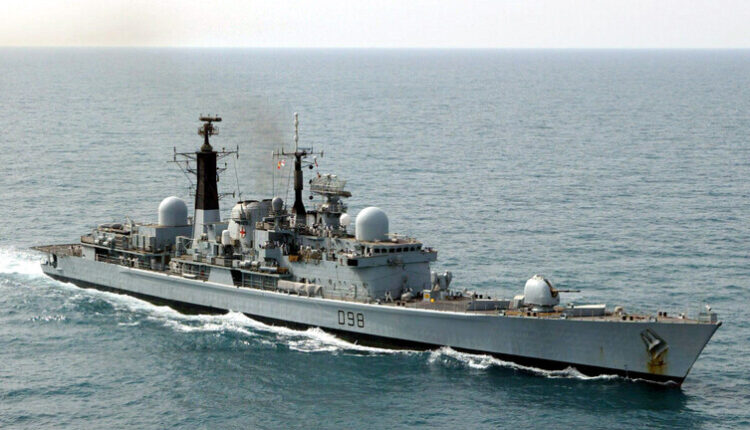 روسيا تعزز قدرات أسطولها ببحر البلطيق بغواصات وطائرات جديدة