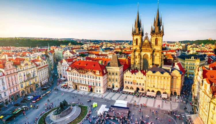 التشيك تطرد 18 دبلومسي روسي لتورطهم باعمال عنف