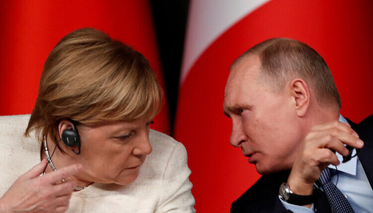 بوتين يبحث مع ميركل الأزمة الأوكرانية و التزام كييف باتفاقيات مينسك
