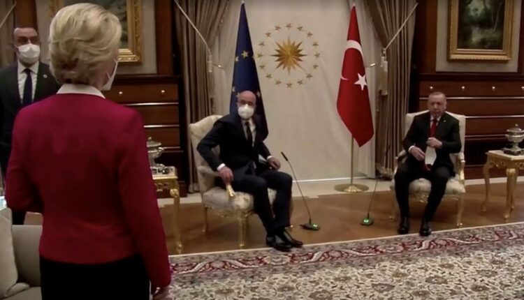 تعليق صفقة شراء مروحيات بين تركيا وإيطاليا