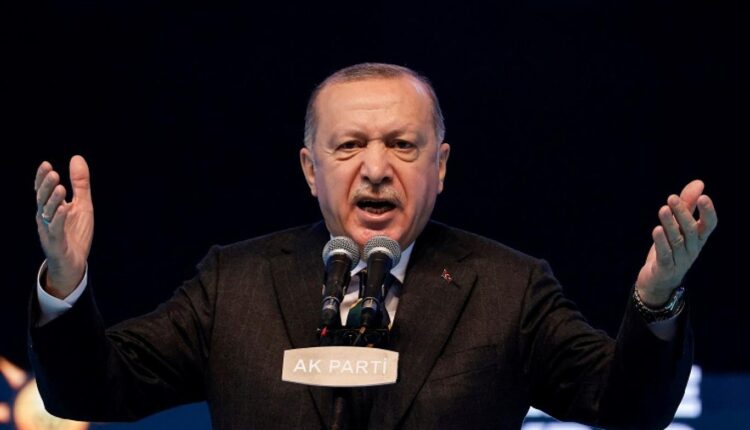 أردوغان يطمئن الأتراك باقتراب رفع الحظر بسبب كورونا