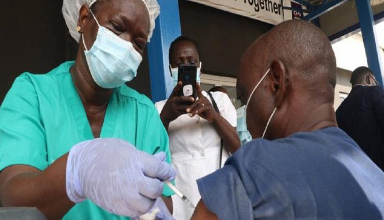 منظمة الصحة العالمية تطالب بمنح إفريقيا 200 مليون جرعة لقاح