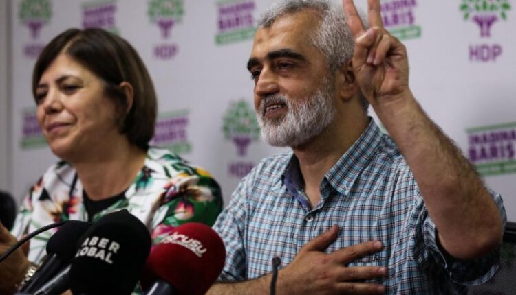 إطلاق سراح النائب التركي المعارض من السجن بعد حكم قضائي