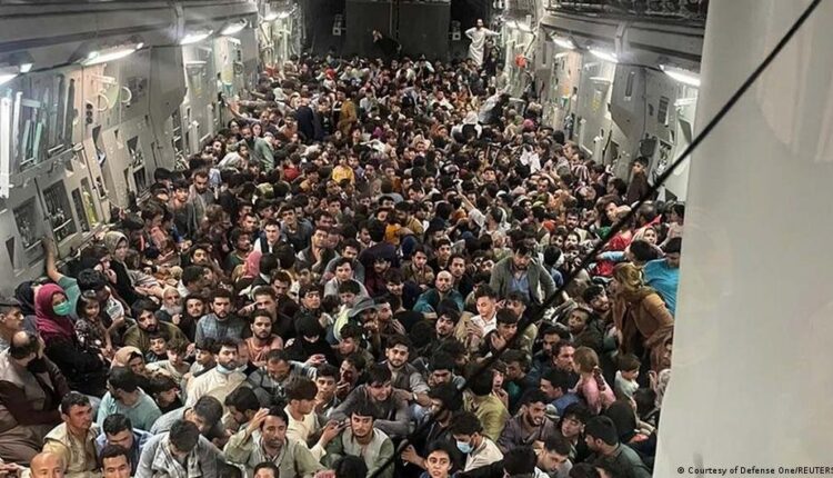 ألمانيا تتوقع نزوح خمسة ملايين لاجئ أفغاني بعد وصول حركة طالبان للسلطة