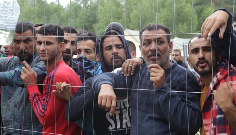 العراق يبداء بنقل مهاجرين عالقين بين بيلاروسيا وليتوانيا