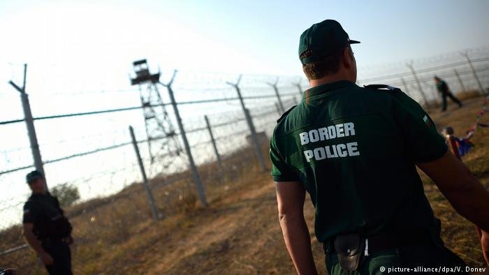 الرئيس البولندى يعلن حالة الطوارئ مع بيلاروسيا على خلفية الهجرة غير الشرعية