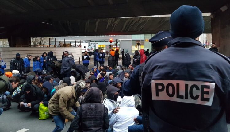 فرنسا تعلن إيواء 104 مهاجرا كانوا مقيمين في الشارع شمال ياريس