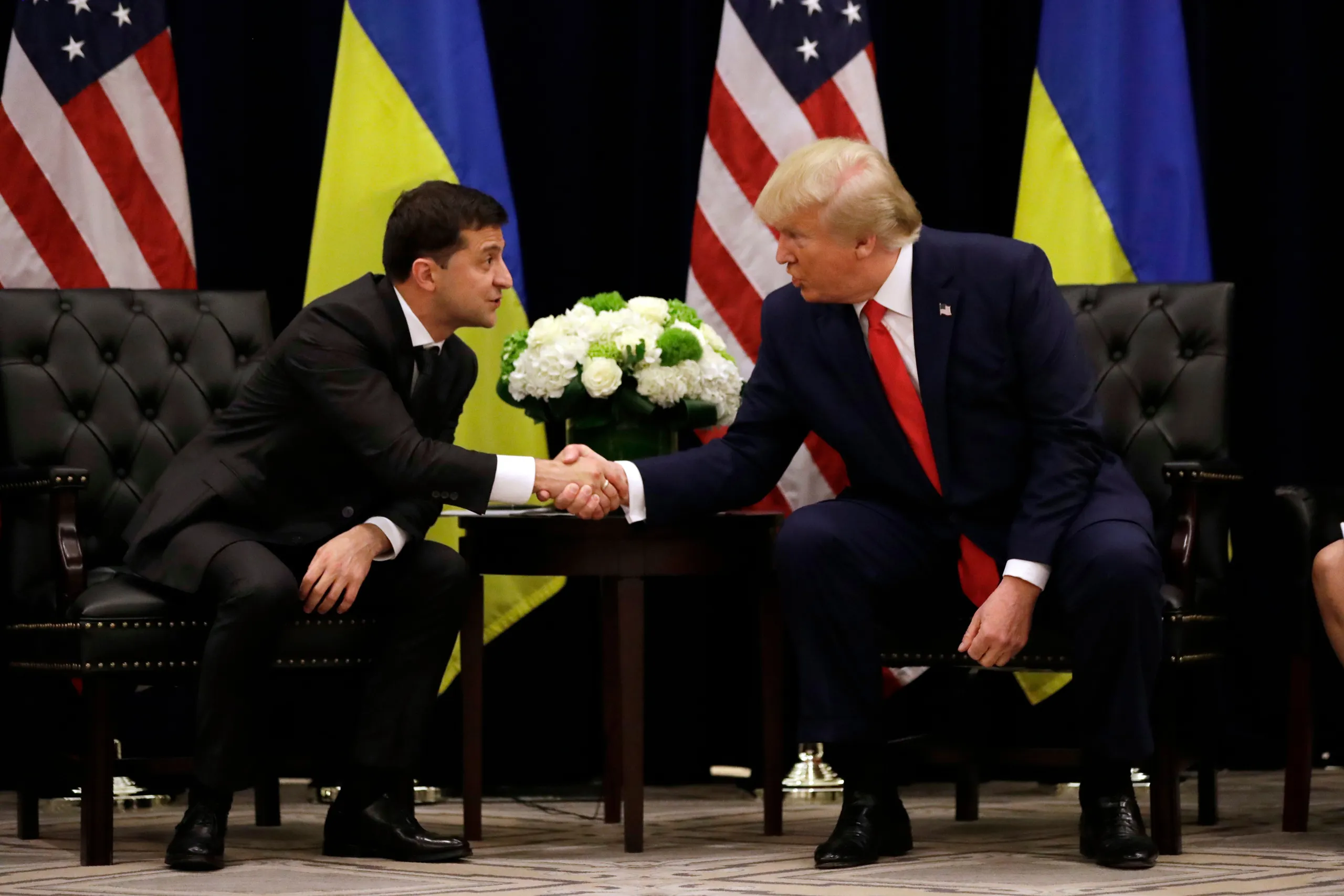دونالد ترامب مع رئيس اوكرانيا زيلنيسكي