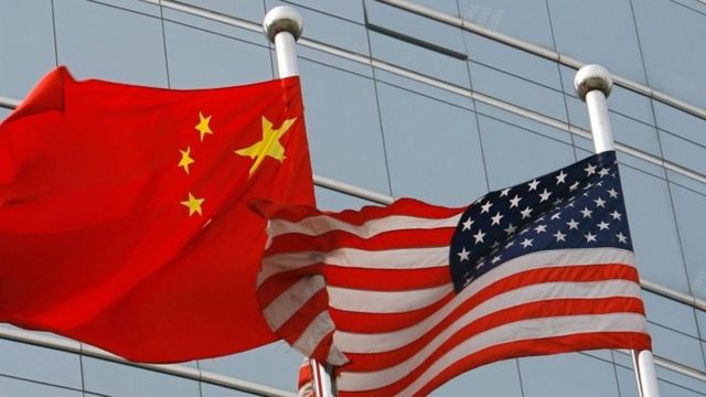 حرب وشيكة بين الولايات المتحدة الأمريكية والصين 