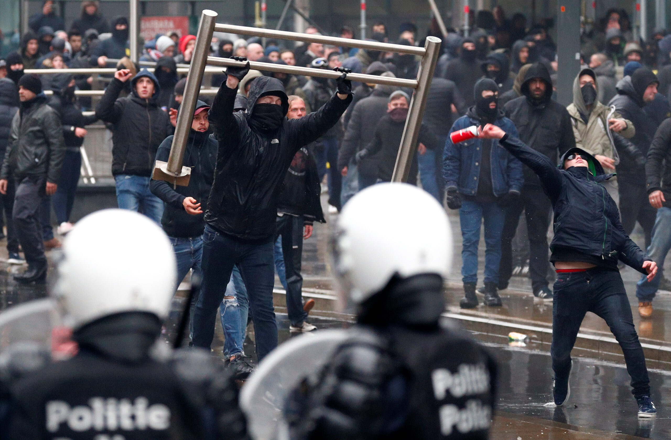 بلجيكا .. اعتقال أكثر من 60 شخص بعد أعمال عنف وشغب شهدتها مدينة بروكسل 
