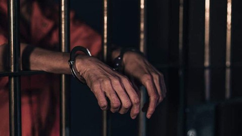 القضاء الأمريكي يصدر حكماً بالسجن مدى الحياة لقاتل مثليين في مرقص 