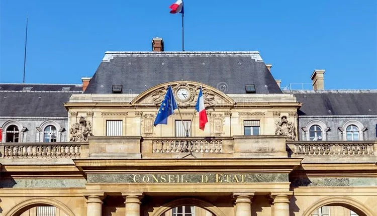 مجلس الدولة الفرنسي يؤيد حظر ارتداء لاعبات كرة القدم لـ "الحجاب"