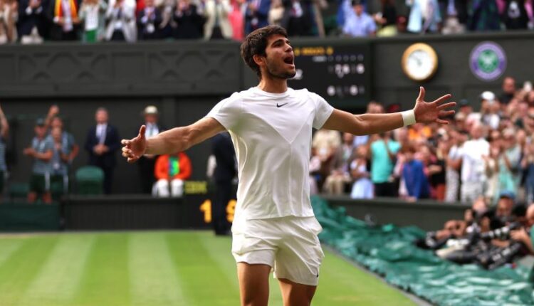 المصنف الأول كارلوس ألكاراز يفوز على دجوكوفيتش في نهائي بطولة ويمبلدون