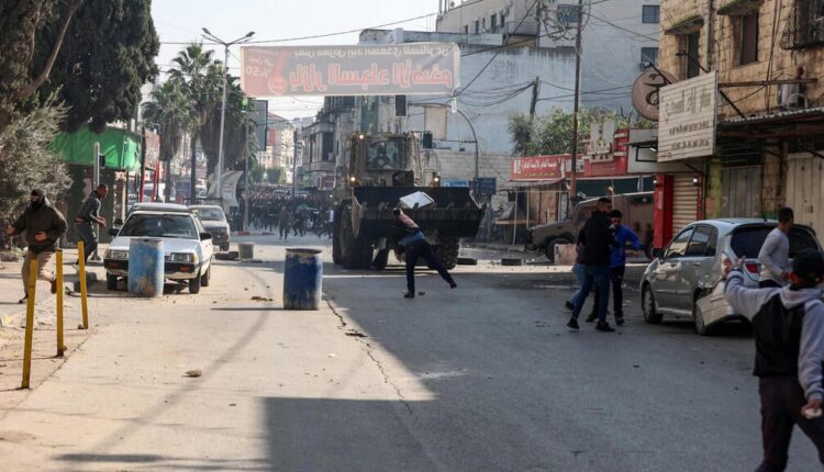 عملية برية وجوية لليوم الثاني في جنين وإصابة 7 إسرائيلين بطعن ودهس بتل أبيب