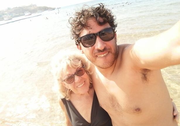 البريطانية آيريس جونز تقرر الانفصال عن زوجها المصري محمد ابراهيم