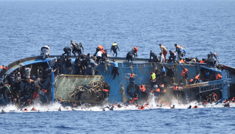 صحيفة أمريكية تتهم اليونان بإغراق قارب للمهاجرين والتسبب بوفاة من فيه