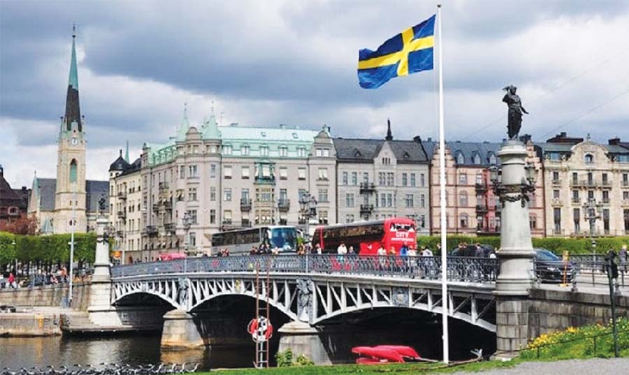 السويد تمنح تصريحاً لمظاهرة يحرق فيها نسخ من التوراة والإنجيل
