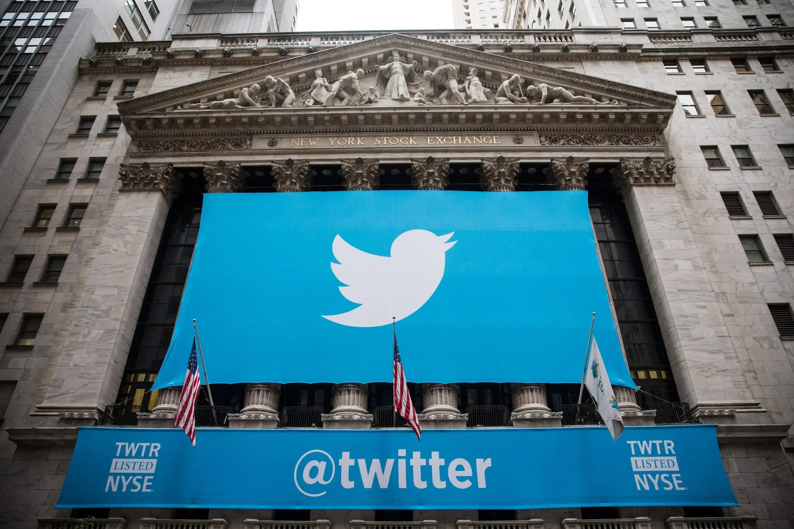 شركة "تويتر" تتراجع عن خطوة أثارت غضب مستخدميها 