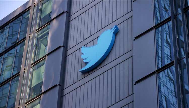 شركة "تويتر" تتراجع عن خطوة أثارت غضب مستخدميها