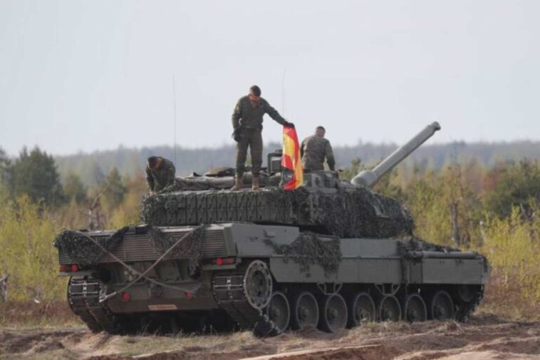 وزارة الدفاع الإسبانية ترسل 4 دبابات قتالية من طراز "ليوبارد" إلى أوكرانيا