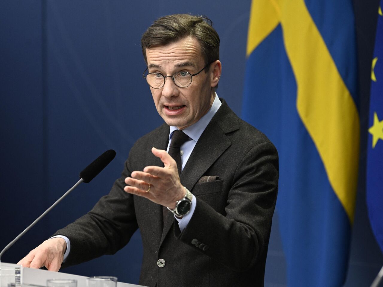 رئيس وزراء السويد .. السلطات لا تخطط لحظر حرق الكتب الدينية بعد الدنمارك