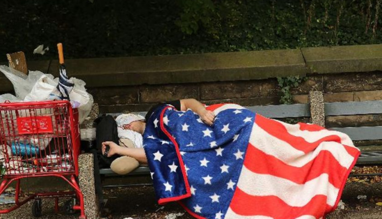 صحيفة أمريكية .. ارتفاع قياسي بأعداد الأمريكين المشردين في الشوارع