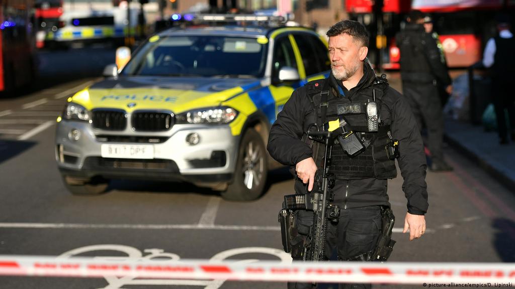 بريطانيا .. حادثة طعن تسفر عن إصابة شخص بالقرب من متحف في لندن