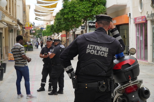 السلطات القبرصية تعتقل 5 سوريين متهمين بتهريب مهاجرين إلى الجزيرة