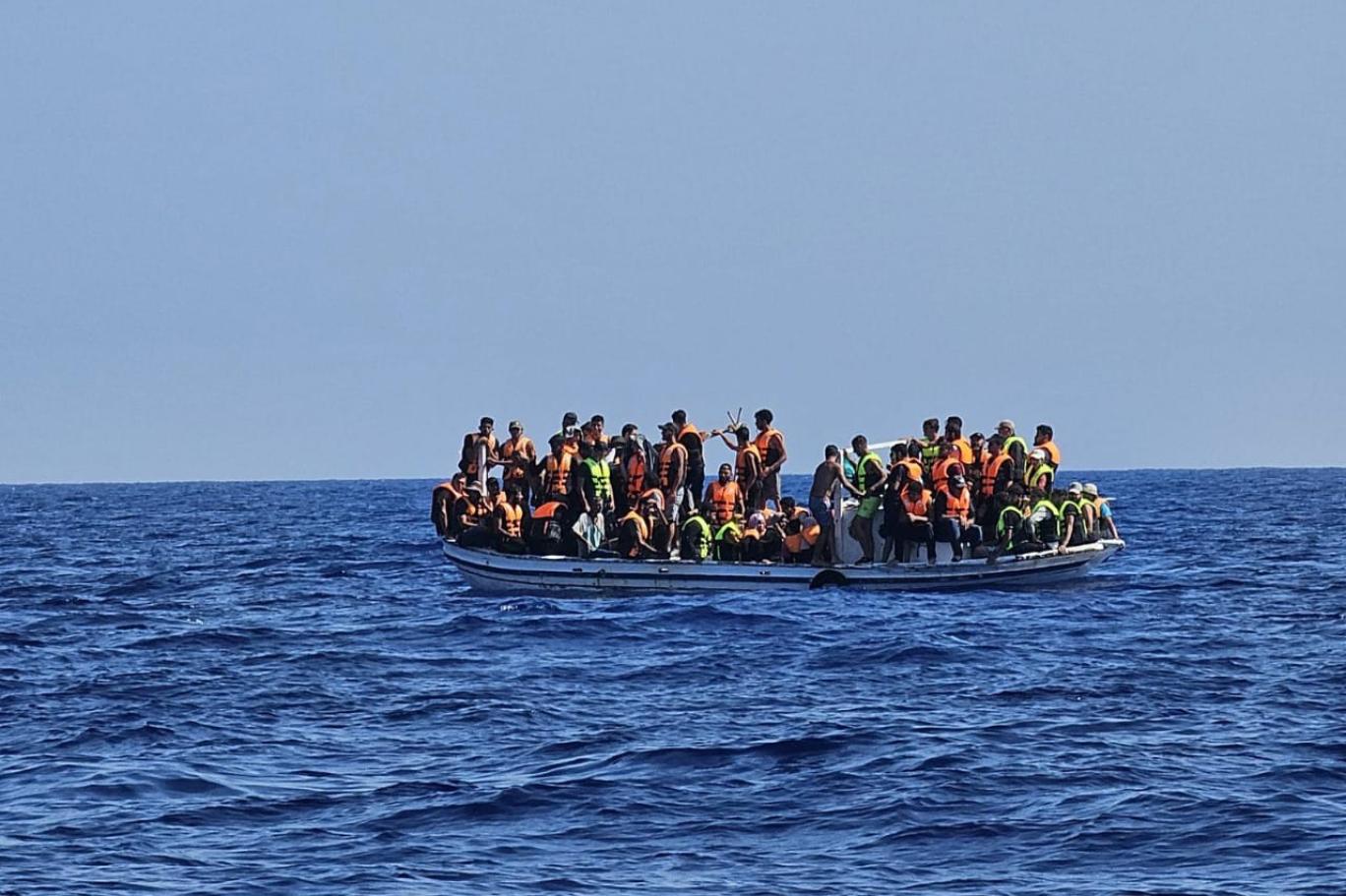 السلطات القبرصية تعتقل 5 سوريين متهمين بتهريب مهاجرين إلى الجزيرة 