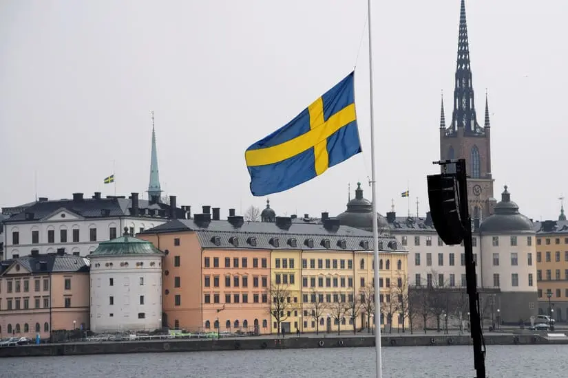 رئيس وزراء السويد .. السلطات لا تخطط لحظر حرق الكتب الدينية بعد الدنمارك