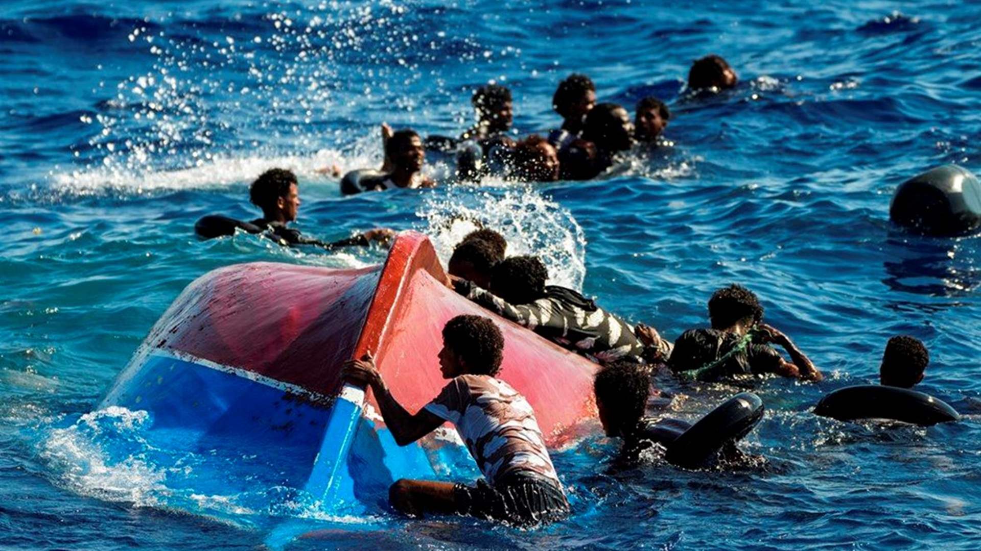 الأمم المتحدة .. أكثر من 40 مهاجراً في عداد المفقودين بعد غرق قاربهم في المتوسط