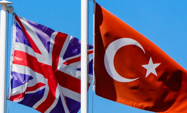 بريطانيا وتركيا توقعان اتفاقية للقضاء على شبكات تهريب المهاجرين