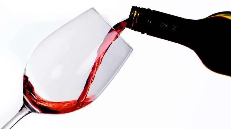 فرنسا تقرر التخلص من "نبيذ بقيمه 200 مليون يورو" في محاولة لمواجهة انخفاض الأسعار !!