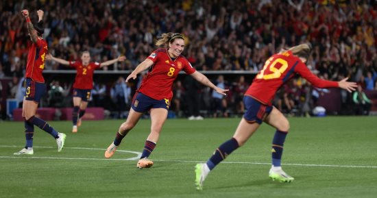 لاعبات منتخب إسبانيا الفائزات بكأس العالم يوافقن على إنهاء مقاطعتهن للمنتخب