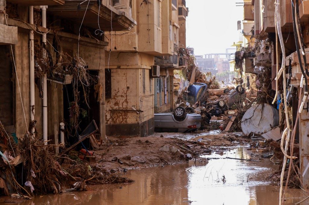 حصيلة ضخمة للقتلى وآلاف المفقودين في فيضانات ليبيا 