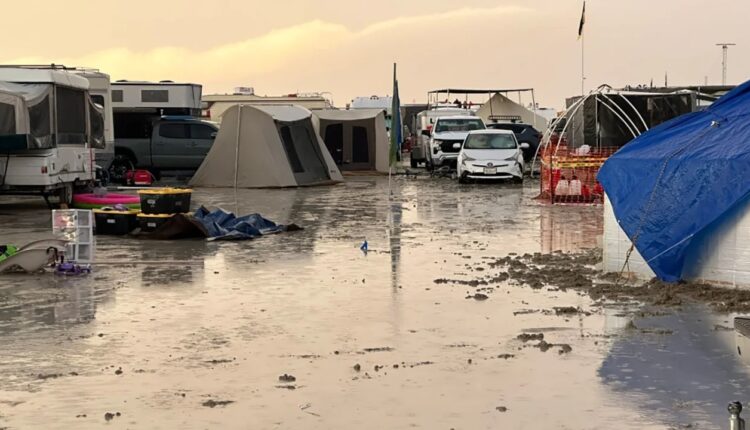 مهرجان أمريكي شهير في الصحراء يتحول إلى جحيم بفعل العواصف والأمطار
