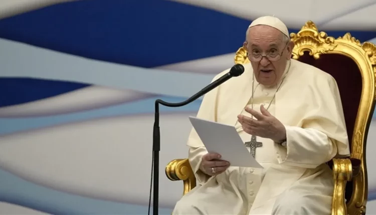 البابا فرنسيس يدعو الحكومات الأوروبية لتحمل مسؤلياتهم تجاه المهاجرين وطالبي اللجوء