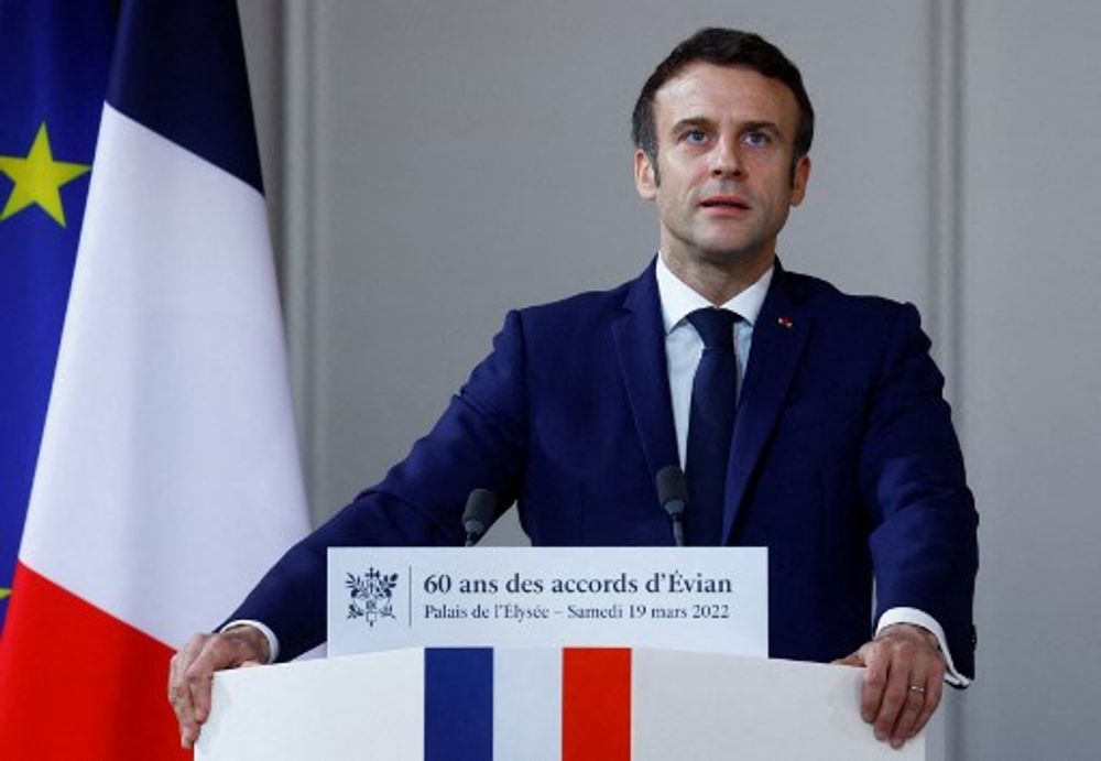 الرئيس الفرنسي منع العبائة في مدارس فرنسا هدفه الدفاع عن العلمانية ومبادئ الجمهورية