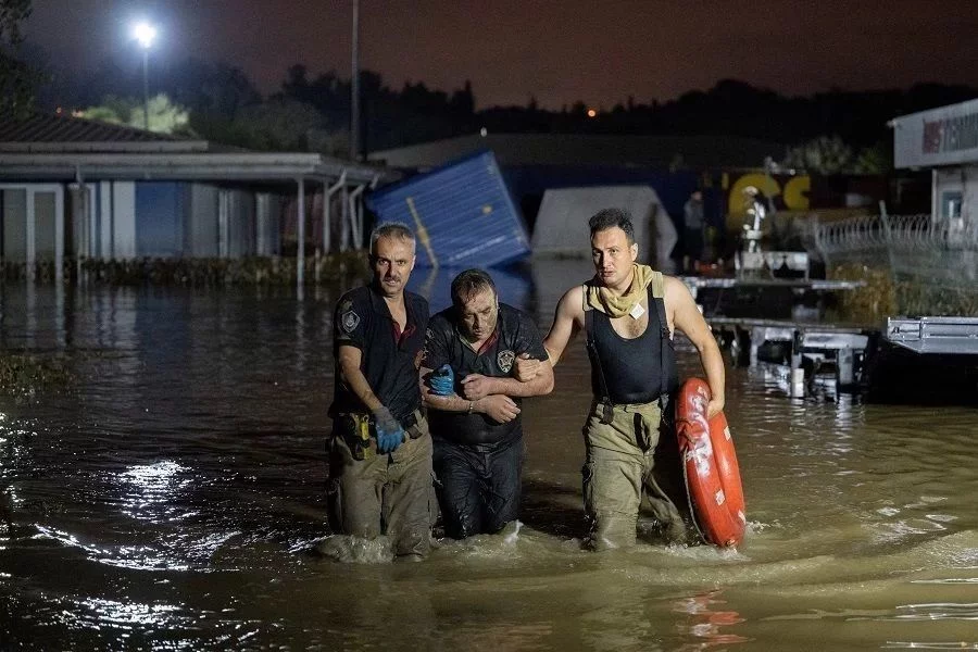 15 قتيلاً جراء الفيضانات في اليونان وعمليات الإغاثة مستمرة 