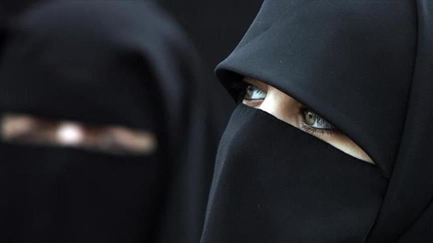 البرلمان السويسري يقر قانونا يحظر فيه ارتداء "النقاب" وكل مايغطي الوجه في الأماكن العامة