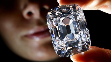 الاتحاد الأوروبي يعتزم فرض عقوبات على صناعة الماس في روسيا