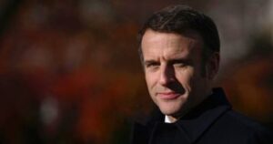 الرئيس الفرنسي منع العبائة في مدارس فرنسا هدفه الدفاع عن العلمانية ومبادئ الجمهورية