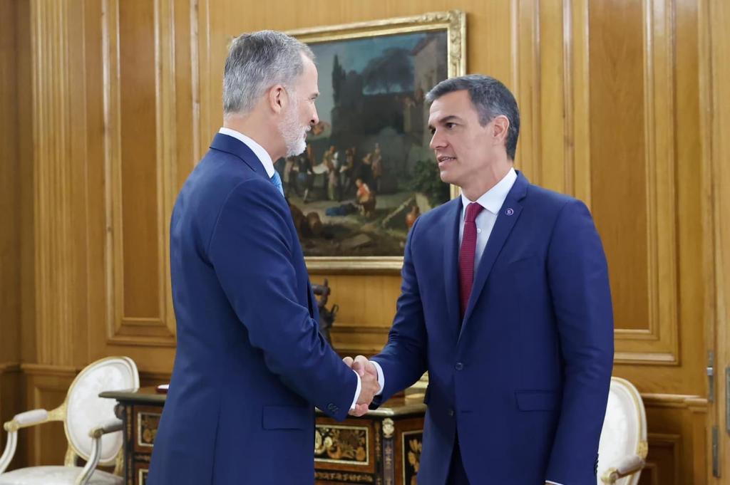 ملك إسبانيا يكلف رئيس الوزراء الاشتراكي المنتهية ولايته بيدرو سانشيز بتشكيل الحكومة