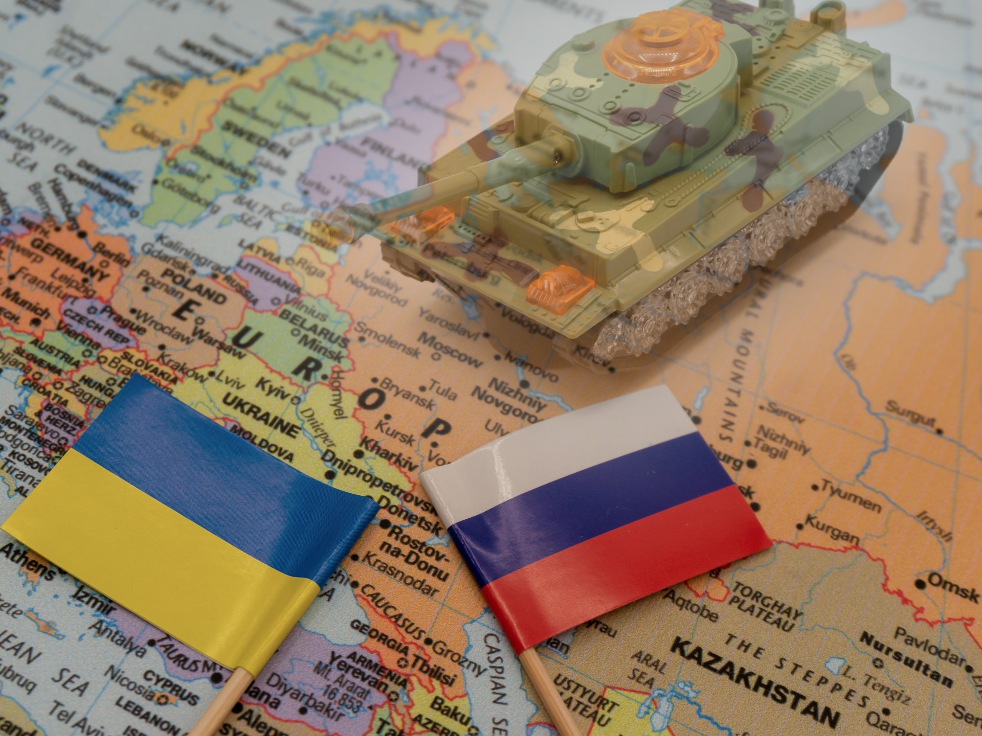 ضابط أمريكي متقاعد .. القوات الأوكرانية دُمّرت، وبات أمام روسيا اختيار الطريقة المناسبة لحسم النزاع