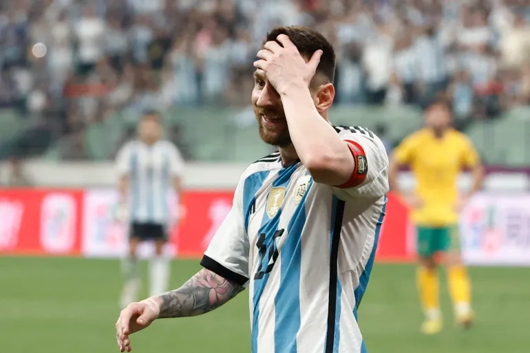 انخفاض قيمة النجم الأرجنتيني ميسي وخروجه من قائمة أغلى 100 لاعب بالعالم 