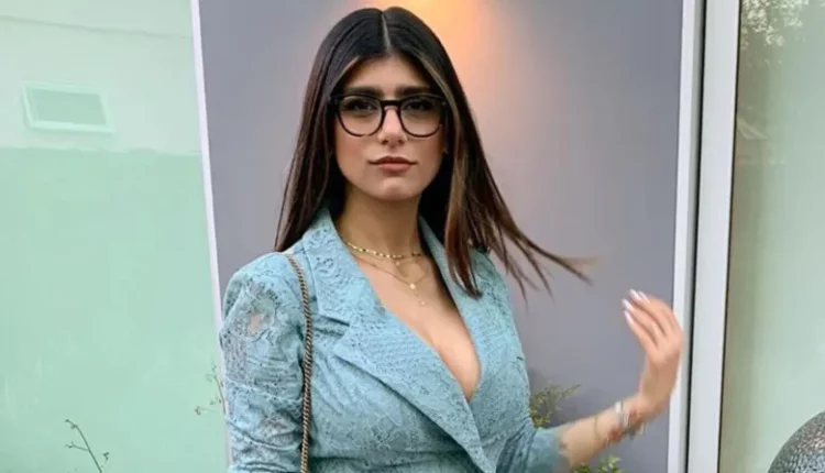 بعد دعمها للقضية الفلسطينية مايا خليفة تفقد عملها في مجلة "بلاي بوي"